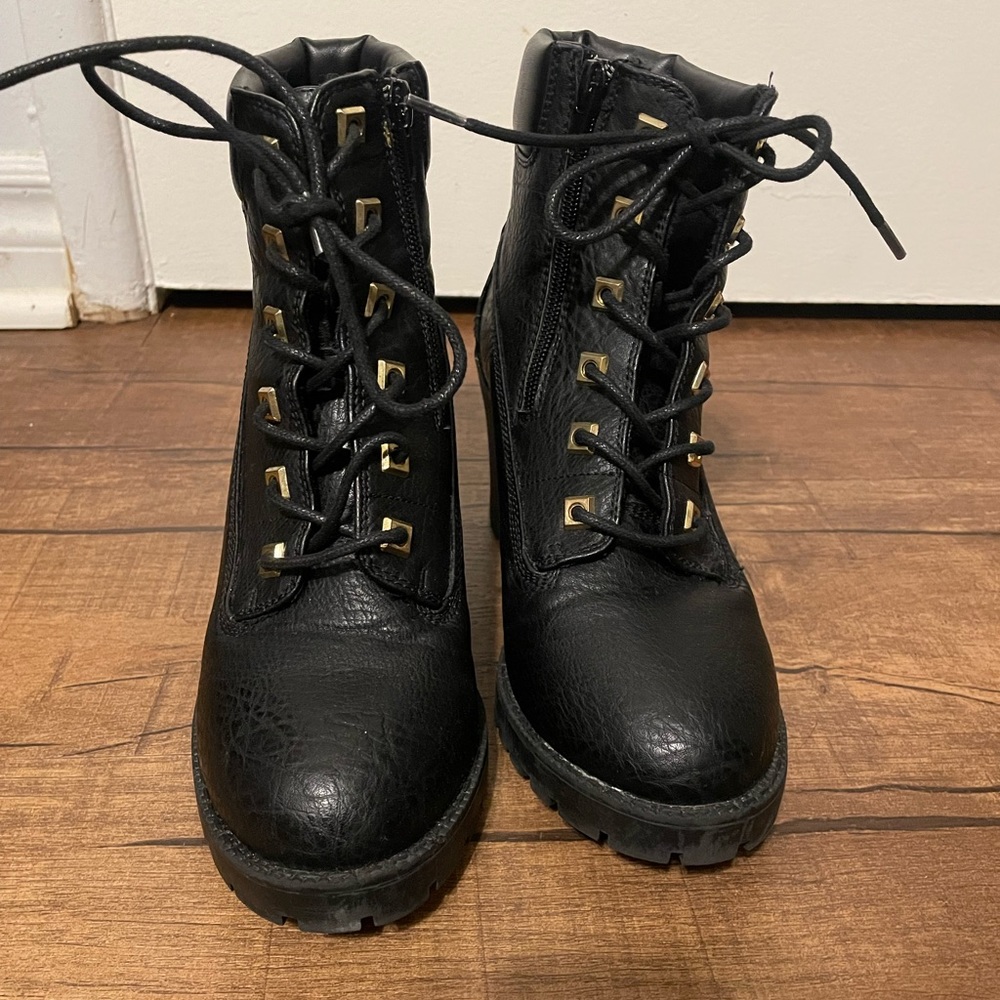 Zigi Soho | Kerin Lace Up Heeled Ankle Boots